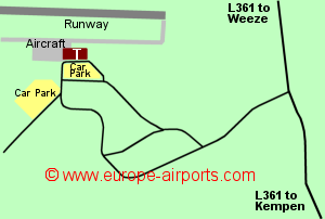 Map of Weeze airport showing access roads and location of car parks